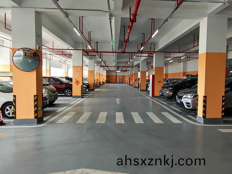 東(dong)莞(guan)某(mou)醫(yi)院(yuan)停車(che)場視頻(pin)車(che)位(wei)引導係(xi)統