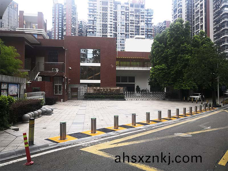 全自動液(ye)壓(ya)陞(sheng)降(jiang)柱