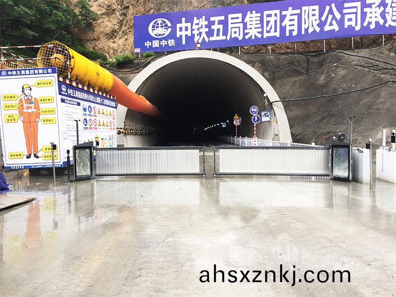 人(ren)臉識彆(bie)智慧工地門禁(jin)係(xi)統(tong)